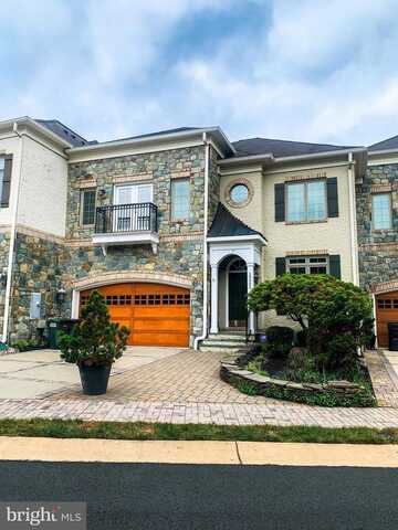 18385 EAGLE POINT SQ, LEESBURG, VA 20176
