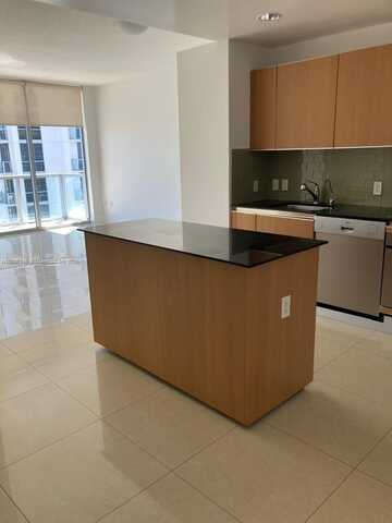 1050 Brickell Ave, Miami, FL 33131