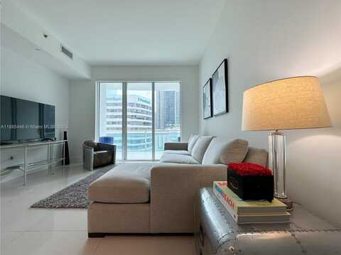 950 Brickell Bay Dr, Miami, FL 33131