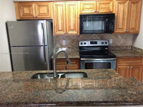 1233 SW 46th Ave, Pompano Beach, FL 33069