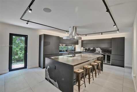 14135 N Miami Ave, Miami, FL 33168
