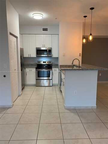 7290 NW 114th Ave, Doral, FL 33178
