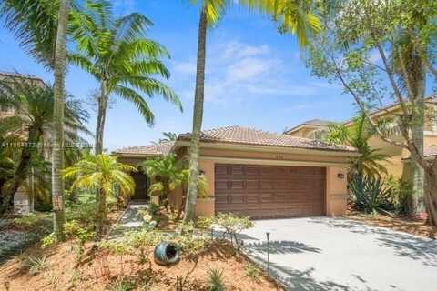 590 Conservation Dr, Weston, FL 33327