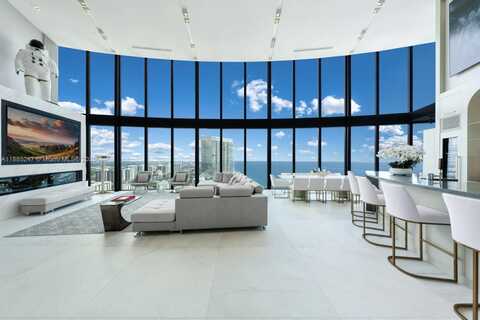 18555 Collins Ave, Sunny Isles Beach, FL 33160