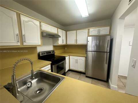 13685 NE 10th Ave, North Miami, FL 33161