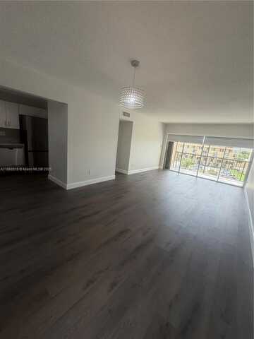 9150 Fontainebleau Blvd, Miami, FL 33172