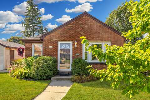 1617 E Norwich Ave, Saint Francis, WI 53235