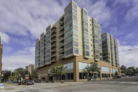 1550 E Royall Pl, Milwaukee, WI 53202