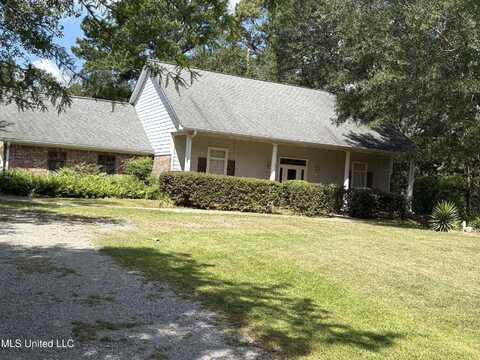 226 Pineview Circle, Flora, MS 39071
