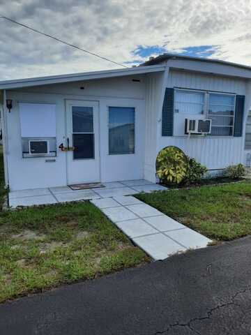 4 PALM PLACE, TAVARES, FL 32778