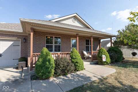 289 W Raymond Avenue, Trafalgar, IN 46181