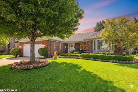 22462 Brantingham, Macomb, MI 48044