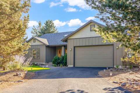387 Goshawk Court, Redmond, OR 97756