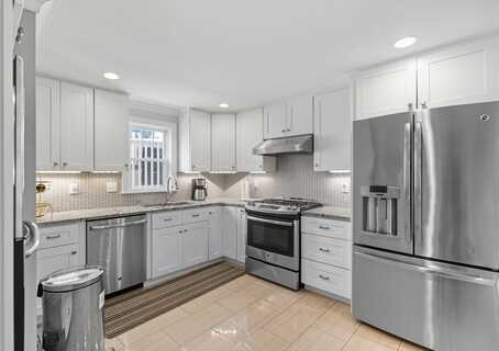 28 Roberts St, Malden, MA 02148