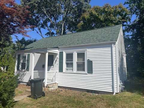 37 3rd St, Swansea, MA 02777