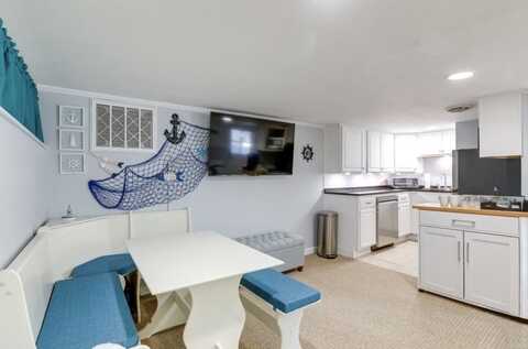8 Franklin St, Marblehead, MA 01945