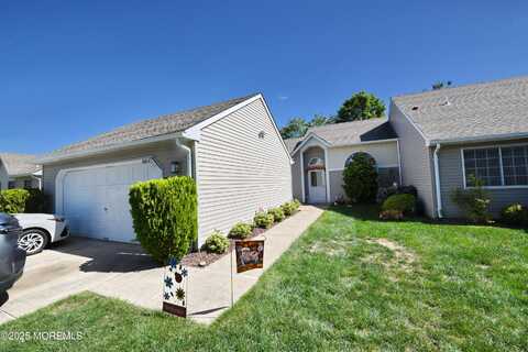 661 Azalea Plaza, Monroe, NJ 08831