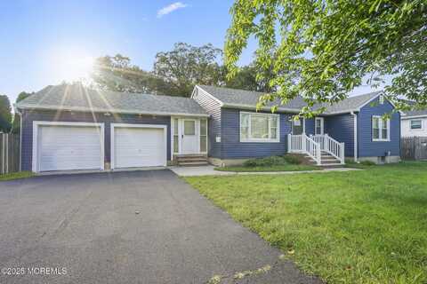 94 Dickinson Avenue, Toms River, NJ 08753