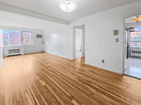 138-33 Jewel Ave, Flushing, NY 11367