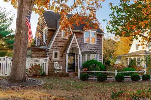 517 Pine Acres Boulevard, Brightwaters, NY 11718