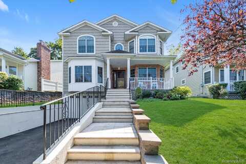 74 Bayview Avenue, Port Washington, NY 11050