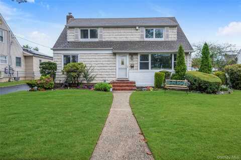 25 Campbell Street, New Hyde Park, NY 11040