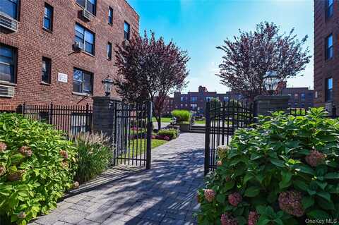1 Jefferson Avenue, Rockville Centre, NY 11570