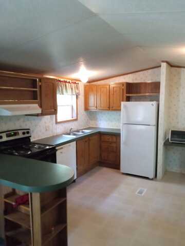 1051 Gardiner Road, Wiscasset, ME 04578