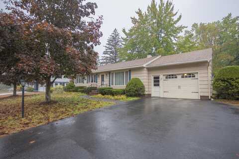 17 Oak Street, Jay, ME 04239