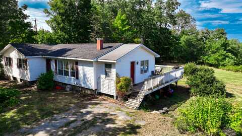 648 Battle Ridge Road, Clinton, ME 04927