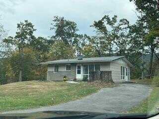 1891 Cherrywood Ln, BLUEFIELD, WV 24701