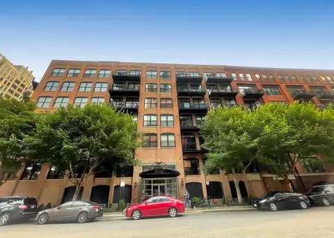 520 W HURON Street, Chicago, IL 60654