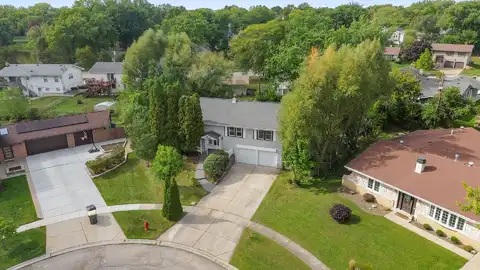 1180 Cobble Hill Court, Hoffman Estates, IL 60169