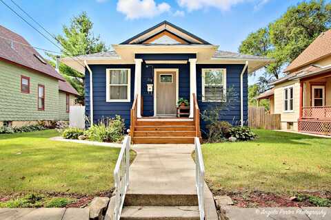 210 Orchard Street, Elgin, IL 60123