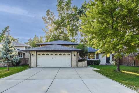 7712 Cronin Avenue, Justice, IL 60458