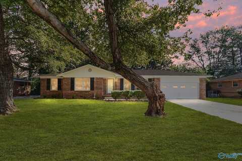 5009 Lumary Drive NW, Huntsville, AL 35810