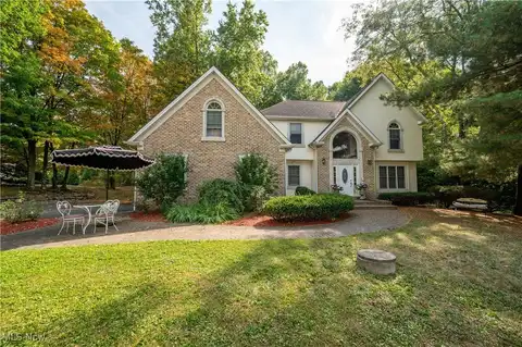 6261 Whispering Meadows Drive, Canfield, OH 44406