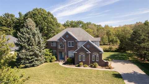 1095 Arrowhead Drive, Vermilion, OH 44089