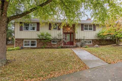 6150 Pilot View Circle, Louisville, OH 44641