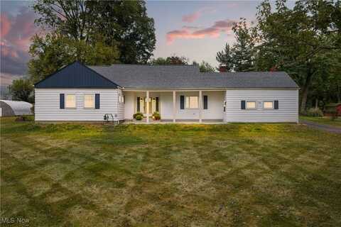 1174 Manchester Avenue SW, North Lawrence, OH 44666