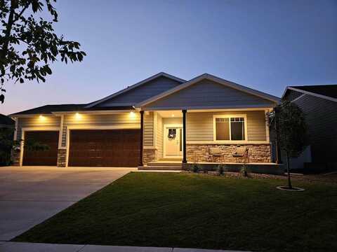 5604 Opal Dr, Cheyenne, WY 82009