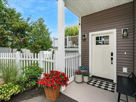 87 South Main Street, Concord, NH 03301