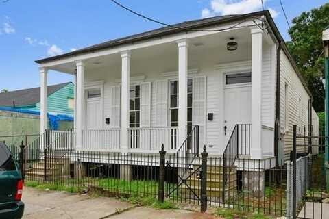 2120 ANNUNCIATION Street, New Orleans, LA 70112