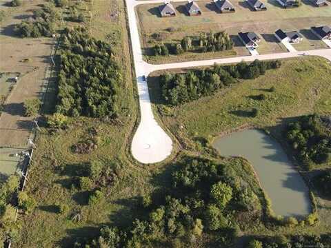 98 Royal Oak Drive, Durant, OK 74701