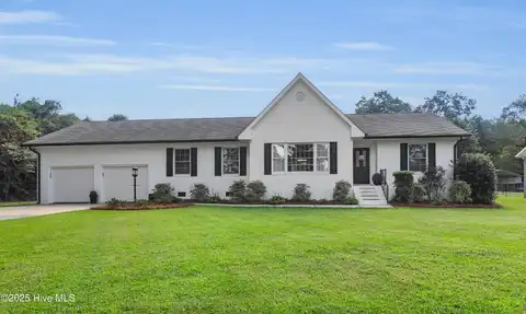 305 Madam Moores Lane, New Bern, NC 28562