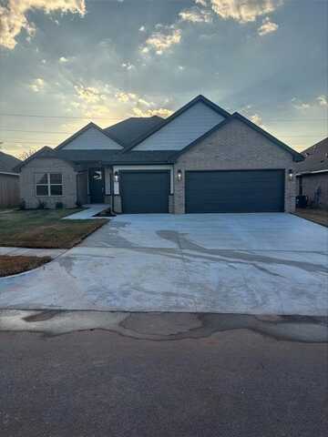 1918 Hollow Crest Court, Norman, OK 73071