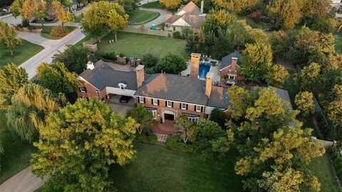 7304 Nichols Road, Nichols Hills, OK 73120