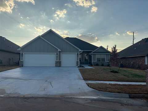 1914 Hollow Crest Court, Norman, OK 73071