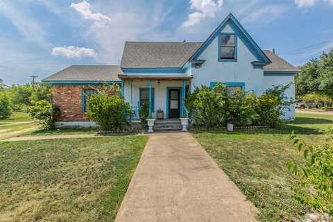 700 N 3rd Street, Mc Gregor, TX 76657