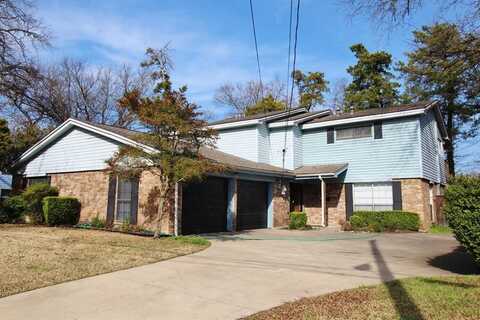 313 Woodhaven Drive, DeSoto, TX 75115